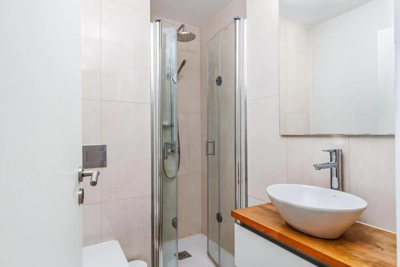 Appartamento 110M2 Flat, Large Terrace With A View And A Garden Lisbona